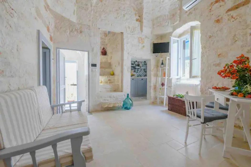 100 House - Indipendent House - New Restyling Villa Ostuni Bagian luar foto
